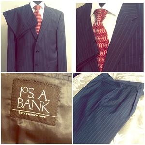 Jos A. Bank 2 pc Men’s suit signature collection
